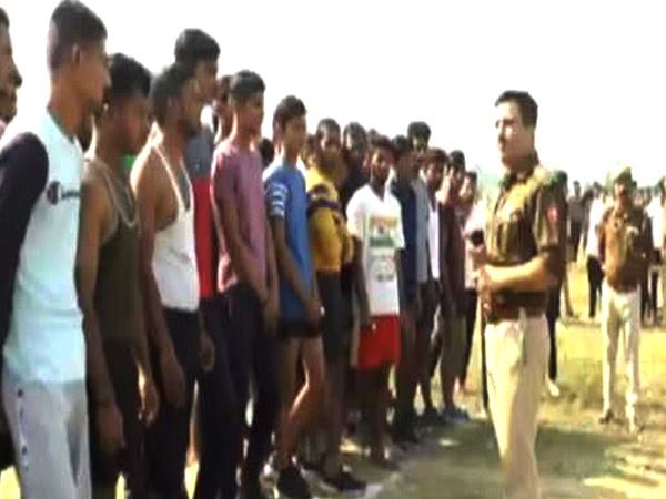 Bihar Police Constable Recruitment 2019: बिहार पुलिस भर्ती 2019 के लिए 12वीं पास आज ही करें आवेदन Bihar Police Constable Recruitment 2019: बिहार पुलिस भर्ती 2019 के लिए 12वीं पास आज ही करें आवेदन