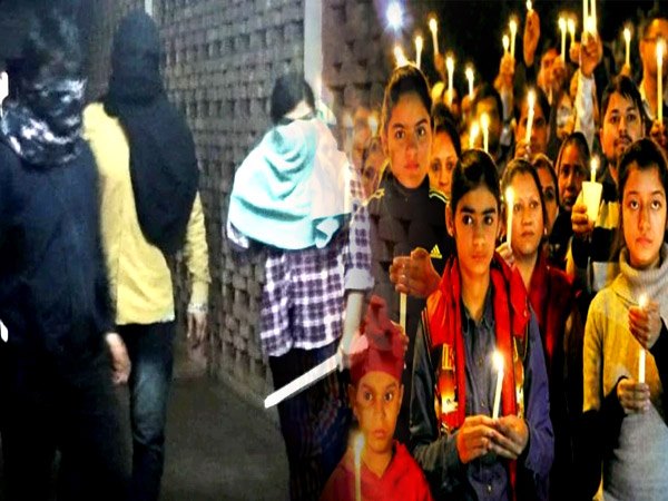 JNU Violence : जवाहरलाल नेहरू यूनिवर्सिटी में हिंसा पर मुंबई में गेटवे ऑफ इंडिया पर विरोध प्रदर्शन JNU Violence : जवाहरलाल नेहरू यूनिवर्सिटी में हिंसा पर मुंबई में गेटवे ऑफ इंडिया पर विरोध प्रदर्शन