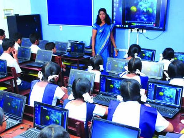 Jharkhand News: झारखंड सरकार का बड़ा फैसला, बिना परीक्षा के 8वीं तक के सभी छात्र होंगे पास Jharkhand News: झारखंड सरकार का बड़ा फैसला, बिना परीक्षा के 8वीं तक के सभी छात्र होंगे पास