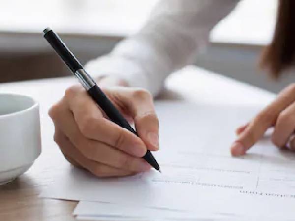 UPTET Exam Guidelines 2022 यूपीटीईटी परीक्षा दिशानिर्देश जारी, कोरोना पॉजिटिव दे पाएंगे एग्जाम UPTET Exam Guidelines 2022 यूपीटीईटी परीक्षा दिशानिर्देश जारी, कोरोना पॉजिटिव दे पाएंगे एग्जाम