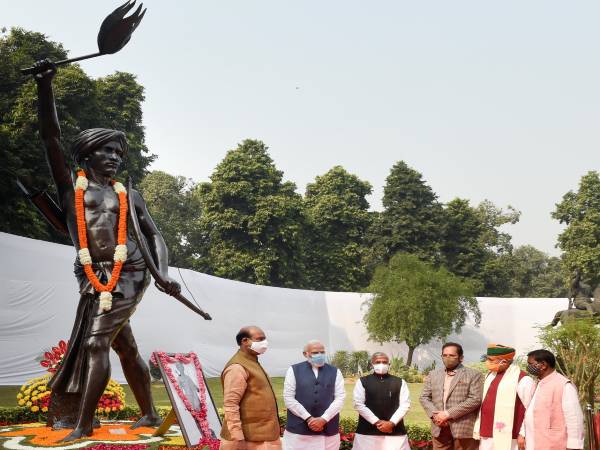 आदिवासी नेता बिसरा मुंडा की जयंती पर देश में उनके के बारे में जाने - BIRSA MUNDA JAYANTI आदिवासी नेता बिसरा मुंडा की जयंती पर देश में उनके के बारे में जाने - BIRSA MUNDA JAYANTI