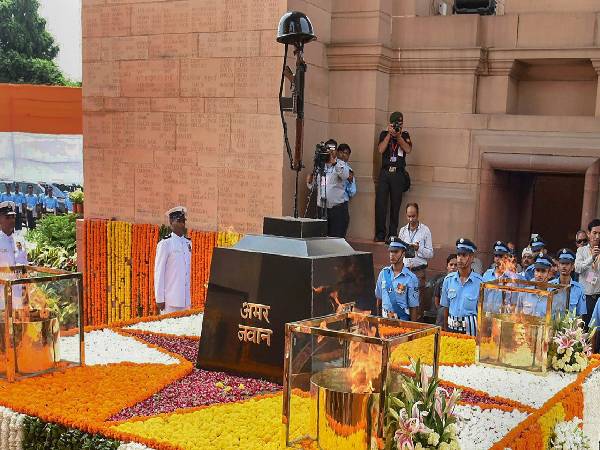 Independence Day 2022: अमर जवान ज्योति का इतिहास Independence Day 2022: अमर जवान ज्योति का इतिहास