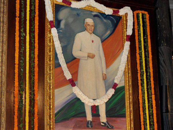 नेहरू की इन पांच गलतियाों को भारत आज तक भुगत रहा है नेहरू की इन पांच गलतियाों को भारत आज तक भुगत रहा है