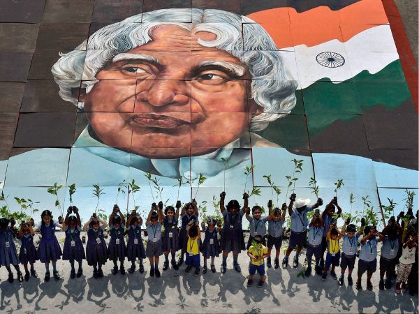 डॉ एपीजे अब्दुल कलाम की प्रसिद्ध किताबें डॉ एपीजे अब्दुल कलाम की प्रसिद्ध किताबें