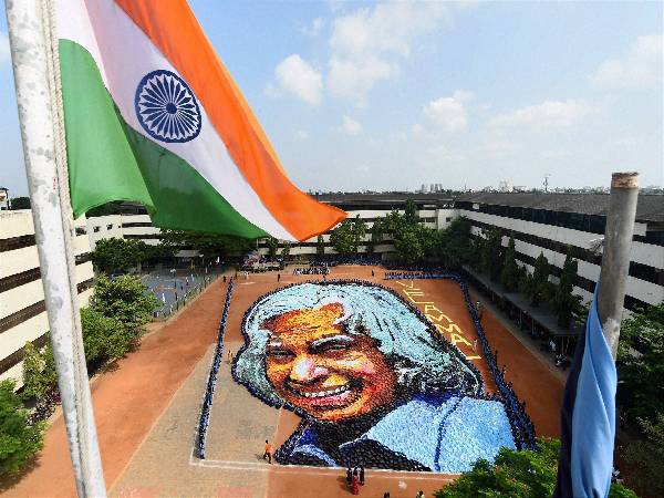 APJ Abdul Kalam को भारत के राष्ट्रपति रहते हुए सहनी पड़ी ये आलोचनाएं APJ Abdul Kalam को भारत के राष्ट्रपति रहते हुए सहनी पड़ी ये आलोचनाएं