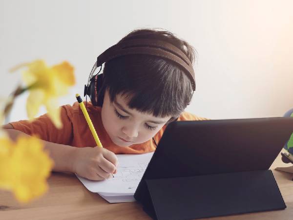 बाल दिवस क्यों मानते हैं (Why We Do Celebrate Children's Day On 14 Number)