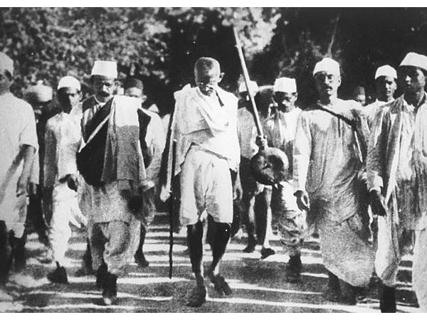 Explainer- धरसाना हमला: ब्रिटिश सरकार के ख़िलाफ़ अहिंसक आंदोलन और सत्याग्रह Explainer- धरसाना हमला: ब्रिटिश सरकार के ख़िलाफ़ अहिंसक आंदोलन और सत्याग्रह